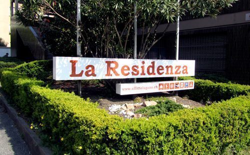 insegna residence esterna - la residenza