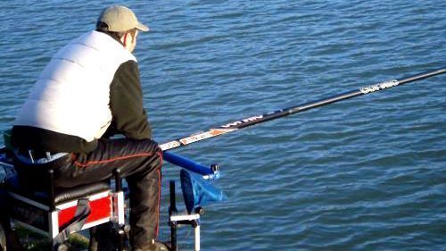 Un ottimo metodo per rilassarsi è la pesca da lago sul Ceresio, proprio a due passi da casa propria a Lugano